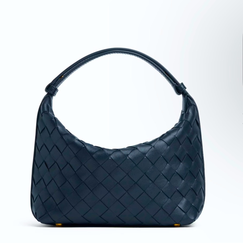 NWT, Bottega Venetta Wallace MID